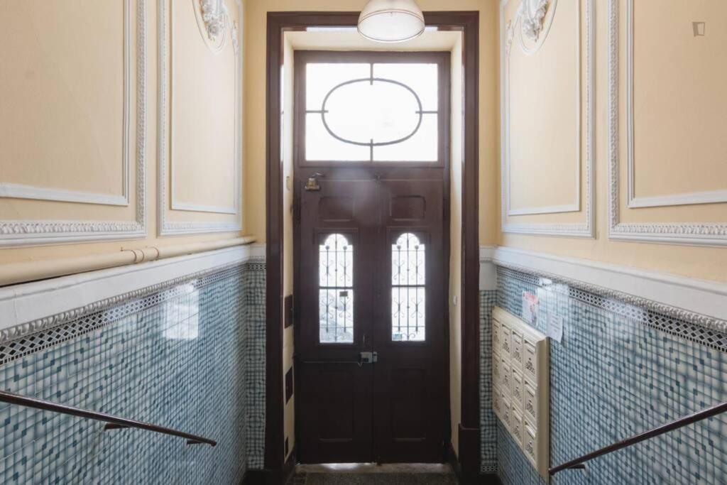 Sunny Terrace Apt, Close To Downtown! 2 Bedroom Flat Lisboa Extérieur photo