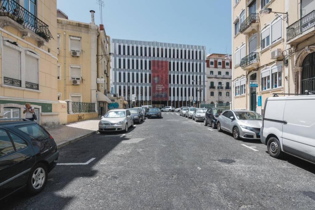 Sunny Terrace Apt, Close To Downtown! 2 Bedroom Flat Lisboa Extérieur photo