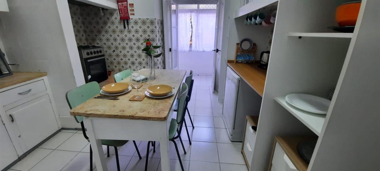 Sunny Terrace Apt, Close To Downtown! 2 Bedroom Flat Lisboa Extérieur photo
