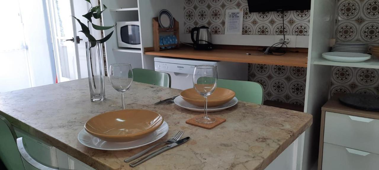 Sunny Terrace Apt, Close To Downtown! 2 Bedroom Flat Lisboa Extérieur photo